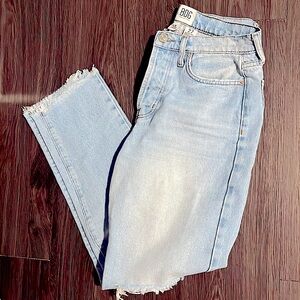 URBAN OUTFITTERS distressed light wash boyfriend denim jeans
